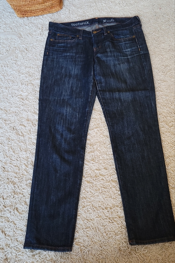 Toothpick ankle jeans